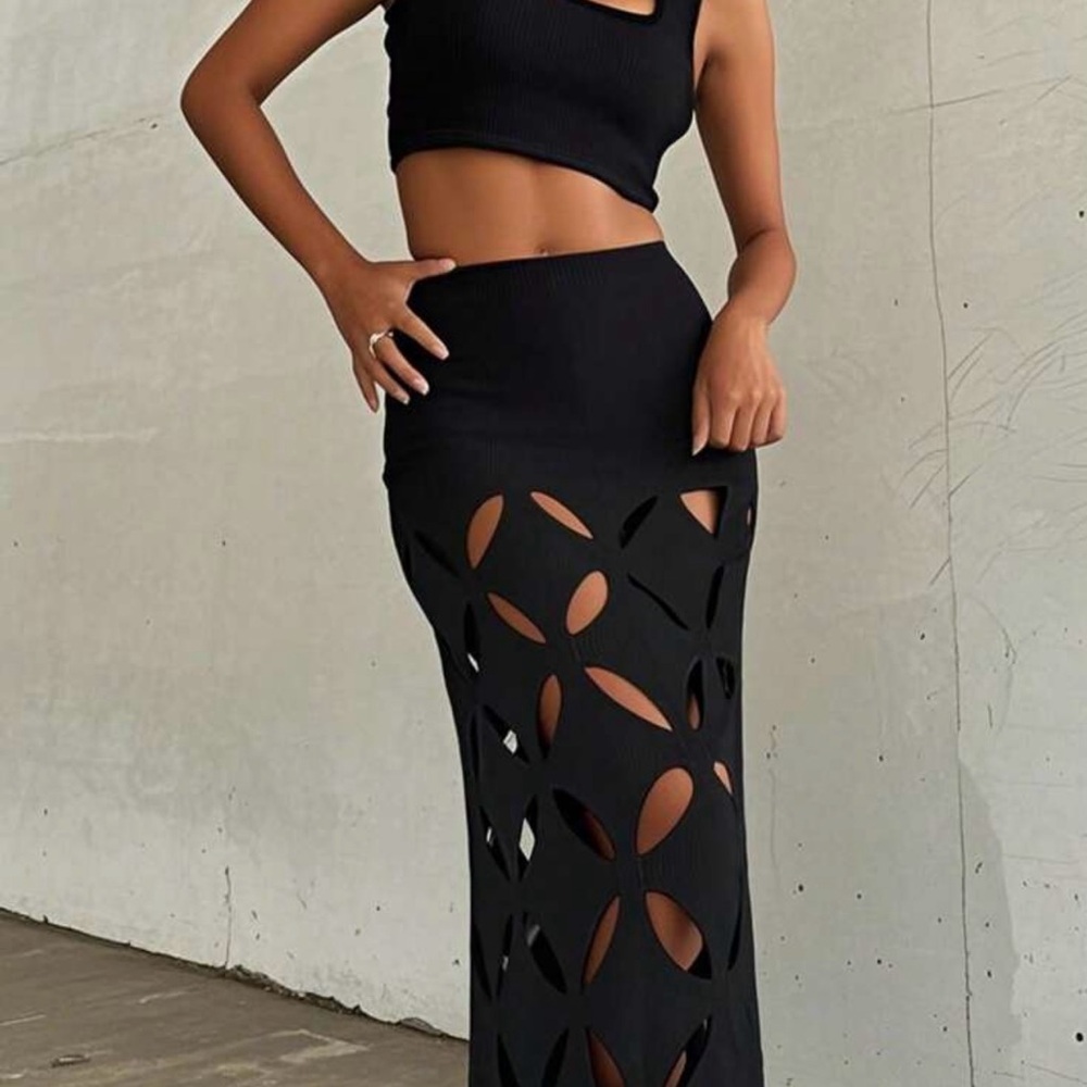 Elegant Black Cut-Out Maxi Skirt